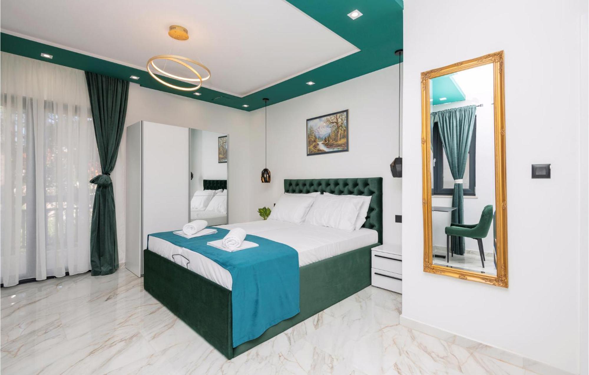 Awesome Apartment In Makarska With Wifi Kültér fotó